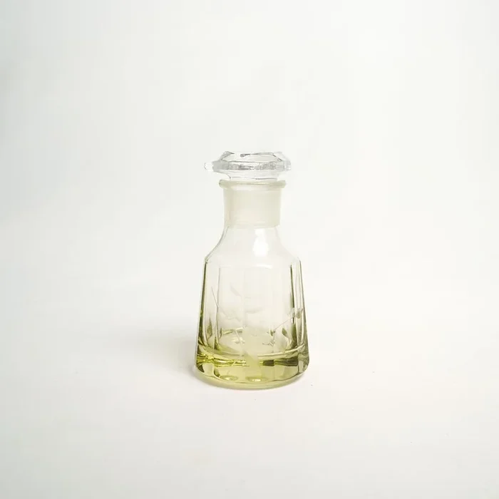 Edo Kiriko Glass Soy Sauce Vessel “Camellia”