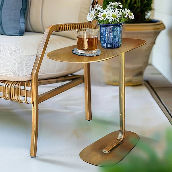 Modern Brass Accent Cocktail Table – Decor Steals